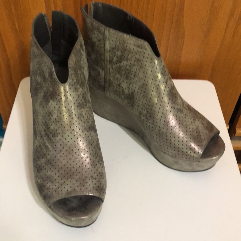 Wedge booties